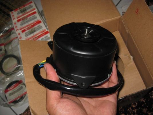 ขายพัดลมหม้อน้ำ suzuki carry