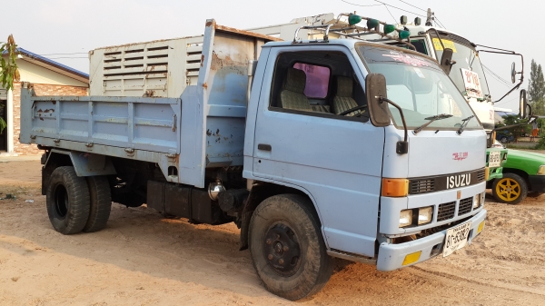 ขายด่วนหกล้อ110ดั้มNKR58L สภาพพร้อมใช้ปี2543ราคาโทร0843923995