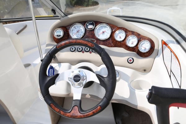 BOATS TAHOE Q4 เครื่องหัวฉีด135แรงม้า4จังหวะ ปี2009 ขายถูกๆ