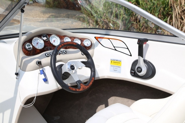 BOATS TAHOE Q4 เครื่องหัวฉีด135แรงม้า4จังหวะ ปี2009 ขายถูกๆ