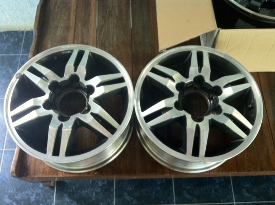 (ส่งพัสดุให้คุณรุ่งธรรม จ.ปทุมธานี เรียบร้อยแล้ว ขอบคุณมากครับ)ขายแม็กเอ็นไกแท้ติดรถ อีซูสุ ดีแม็ก ซูปเปอร์แพล็ททีนั่ม ขอบ 16 1 คู่ ไม่คด ไม่ดุ้ง ไม่มีฝาครอบดุม ราคาต่อรองได้ สามพราน นครปฐม