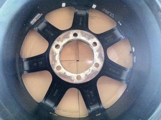 ส่งขนส่งนิ่มซีเส็งให้คุณสุพีรณัฐ จ.ลำปาง แล้วครับ ขอบคุณมากครับ ขายล้อแม็ก LENSO RT7 แท้ ขอบ 18 กว้าง 9 ทั้ง 4 วง ไม่คด ไม่ดุ้ง ลดราคาเหลือ 9,999 บาท ต่อรองได้ สามพราน นครปฐม