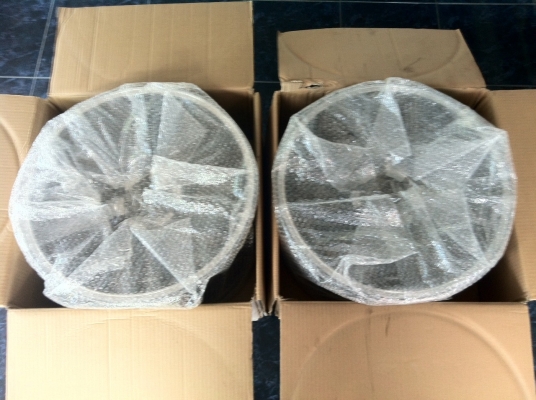 ส่งขนส่งนิ่มซีเส็งให้คุณสุพีรณัฐ จ.ลำปาง แล้วครับ ขอบคุณมากครับ ขายล้อแม็ก LENSO RT7 แท้ ขอบ 18 กว้าง 9 ทั้ง 4 วง ไม่คด ไม่ดุ้ง ลดราคาเหลือ 9,999 บาท ต่อรองได้ สามพราน นครปฐม