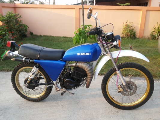 ขายSUSUKI TS125 สวยๆ ทะเบียนโอน