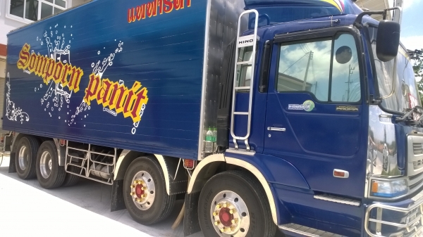 12ล้อตู้เปียกHINO FN2PWE เครื่องP11C-TD  325แรง ยูโร3 ปี*52  รถสวยเอี่ยม....