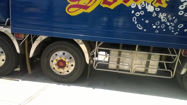 12ล้อตู้เปียกHINO FN2PWE เครื่องP11C-TD  325แรง ยูโร3 ปี*52  รถสวยเอี่ยม....