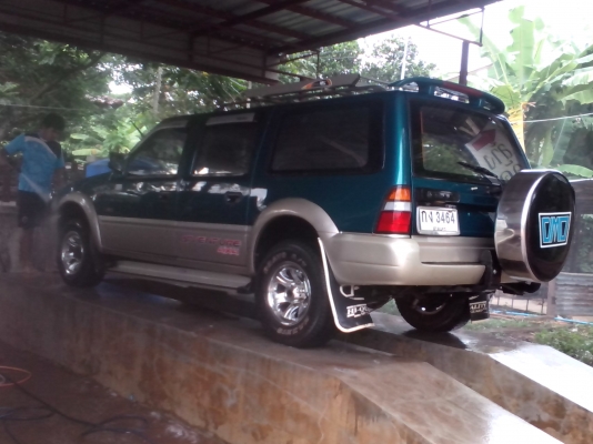 อิซูซุแกรนแอดแวนเจอ์  เดิมๆ ไม่เคยทำสี  วางเครื่องเจ ติดแก๊สมาจากศูนย์สามหมืนกว่าเข้าเล่มแล้วประหยัดทะเบียนสวยยกให้เลย  แอร์เย็น ภายในห้องโดยสาร สะอาด เบาะเดิม เครื่องcd ราคา คุยกันได้  ถูกใจยกให้เลย  เหมาะมากกับครอบใหญ่  รีบตัดสินใจครับ รถใช้งานในสกลนครอ