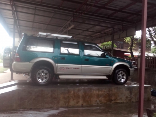 อิซูซุแกรนแอดแวนเจอ์  เดิมๆ ไม่เคยทำสี  วางเครื่องเจ ติดแก๊สมาจากศูนย์สามหมืนกว่าเข้าเล่มแล้วประหยัดทะเบียนสวยยกให้เลย  แอร์เย็น ภายในห้องโดยสาร สะอาด เบาะเดิม เครื่องcd ราคา คุยกันได้  ถูกใจยกให้เลย  เหมาะมากกับครอบใหญ่  รีบตัดสินใจครับ รถใช้งานในสกลนครอ