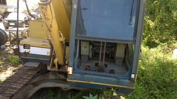 SK60-3 Yutani รถเช็คนอกไม่เคยใช่ในเมืองไทย มีลายเจาะ ติดแอร์แล้ว รถสวย เอกสารอินวอยล์....