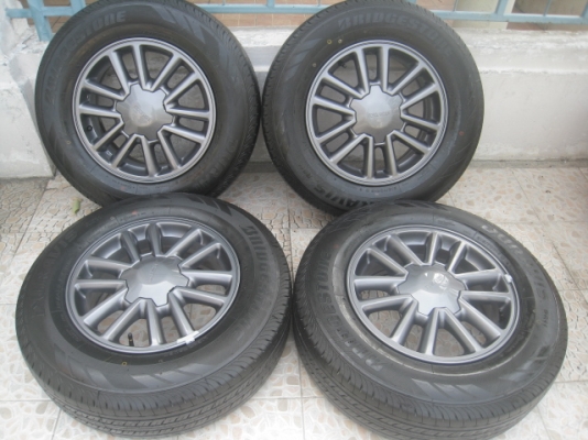 ขายล้อแม็กป้ายแดง new d-max สีรมดำ 16"x6.5" et41 6รู139.7 พร้อมยางปี13 สนใจติดต่อเล็กคลองสามครับ 081-3747940