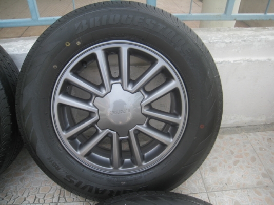 ขายล้อแม็กป้ายแดง new d-max สีรมดำ 16"x6.5" et41 6รู139.7 พร้อมยางปี13 สนใจติดต่อเล็กคลองสามครับ 081-3747940