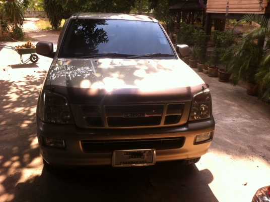 ขาย Isuzu D-Max 4 ประตูเกียร์ธรรมดา ตัวท๊อป