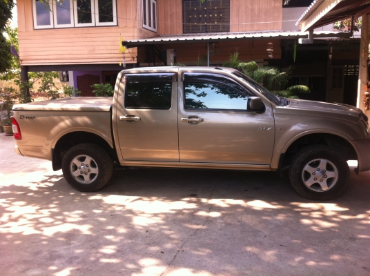 ขาย Isuzu D-Max 4 ประตูเกียร์ธรรมดา ตัวท๊อป