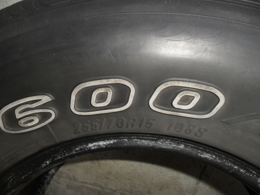 ยาง MAXXI 255/70R15 ปี09 สวยๆ 4 เส้น ราคา 2900 บาท