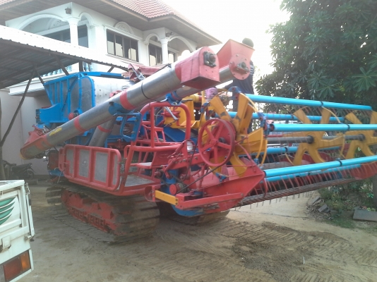 ขาย KM 54 เดิน 12 HT(comosak) เครื่อง มิตซู+turbo (260 แรง) โซ่ D2  48 ข้อ โรลเลอร์ D2 12 ลูก หน้าเกี่ยว 3 เมตร อุ้มเลด 2.5 ตัน ราคาต่อรองได้ครับ ท่อส่งข้าวปรับระดับ ปั้มDAIKIN 23 มอร์เตอร์ใหญ่ยิงตรง สภาพใหมามากครับ