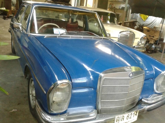 Benz w108 280 s รุ้น ปี 1970 เครื่อง Benz 300 D เดิมทั้งคัน แอร์เย็น พวงมลัยเพาเวอร์เดิม ขับสนุก ใชัประจำวันได้เลย