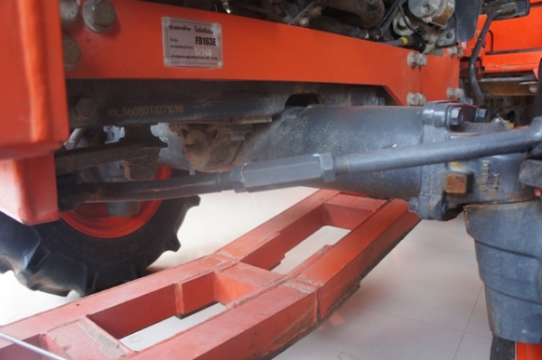 รถแทรกเตอร์พร้อมใช้งาน