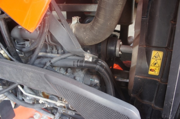 รถแทรกเตอร์พร้อมใช้งาน