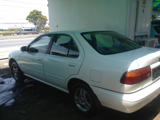 นิสสันซันนี่ ไฟท้ายแยก รถสวย เอกสารครบพร้อมโอนติดแก๊สLPG