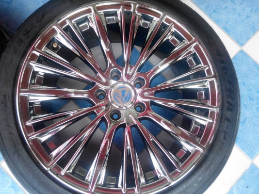 vip 18/5/114et40 กว้าง8"พร้มยางปี12 225/45/18สวยๆราคาถูก