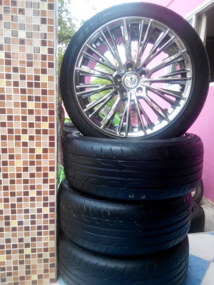 vip 18/5/114et40 กว้าง8"พร้มยางปี12 225/45/18สวยๆราคาถูก