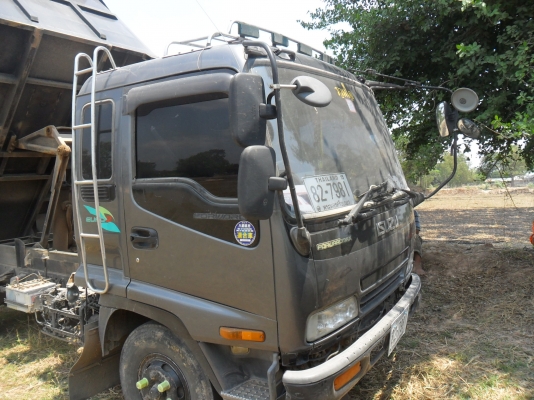 ISUZU DEGA 210 สีดำ