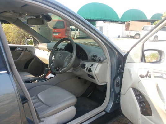 Benz c220 CDi เครื่อง2.2 ดีเชล ประหยัดน้ำมัน รถบ้านสภาพสวยเดิมๆออกห้างมือเดียว