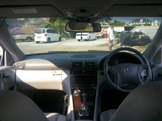 Benz c220 CDi เครื่อง2.2 ดีเชล ประหยัดน้ำมัน รถบ้านสภาพสวยเดิมๆออกห้างมือเดียว