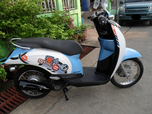 Honda Scoopy I Vividme สีฟ้าขาว รถปี54 เครื่องเดิมฟิตๆ Honda Scoopy I Vividme สีฟ้าขาว รถปี54 เครื่องเดิมฟิตๆ