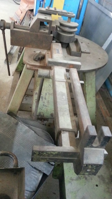 เครื่องดัดท่อ