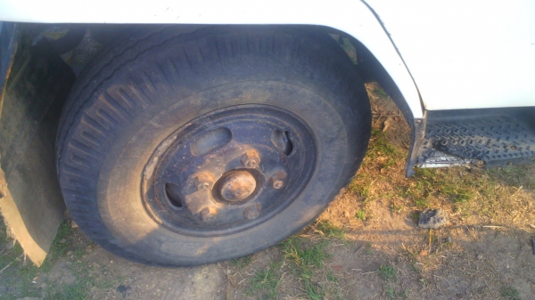 หกล้อ มิตซูบิชิ เครือ่ง ๑๑๐ แรงม้า รถจดทะเบียนปี ๔๖ ติดเครนทาดาโน่ ๓ ตัน อย่างดี จัดไฟแน๊นซ์ได้มากถึง 260,000 บาท หลุดมัดจำ.