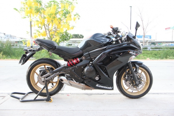 ขาย Kawasaki ninja 650 ABS รุ่นปี 2012 วิ่งน้อย9000โล ทะเบียนพร้อมโอน เครื่องดี