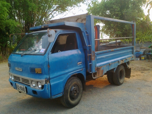 ขาย6ล้อisuzu85ดั้ม