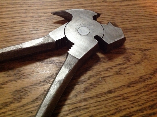 ขายคีมตัดลวดหนามเอนกประสงค์โบราณ ของอังกฤษ