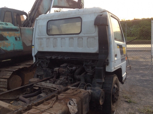 ขาย 6 ล้อหัวคัซซี ISUZU 115 เกียร์สั้นปี 37 สนใจโทร 0819701072