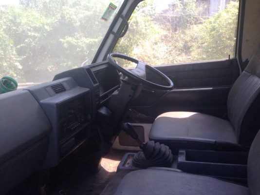 ขาย 6 ล้อหัวคัซซี ISUZU 115 เกียร์สั้นปี 37 สนใจโทร 0819701072 ขาย 6 ล้อหัวคัซซี ISUZU 115 เกียร์สั้นปี 37 สนใจโทร 0819701072