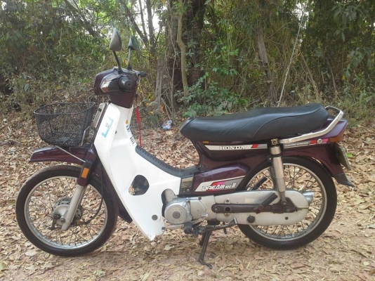 ดรีมคุรุสภาสตาร์ทมือสภาพประกวดเดิมๆราคาถูก13800บาท