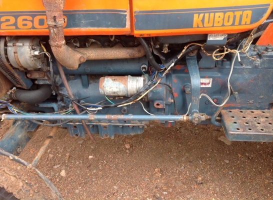 แทรกเตอร์คูโบค้า  26 แรง สภาพดีเยี่ยม พร้อมใช้งาน เดิมๆทั้งคัน นำไปใช้แล้วไม่ผิดหวัง