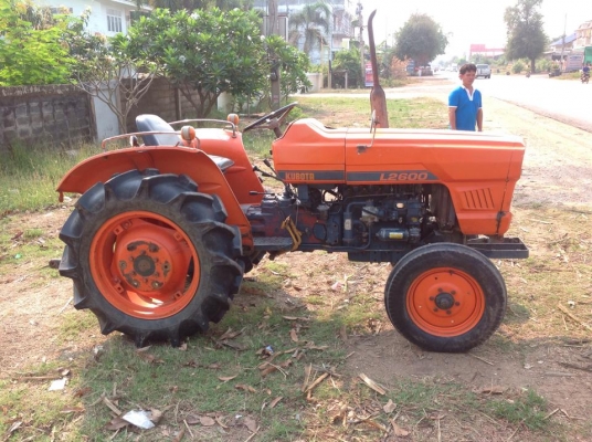 แทรกเตอร์คูโบค้า  26 แรง สภาพดีเยี่ยม พร้อมใช้งาน เดิมๆทั้งคัน นำไปใช้แล้วไม่ผิดหวัง
