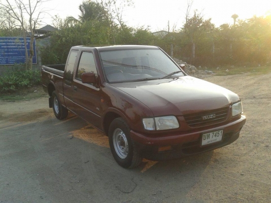 Isuzu ปี98 ราคา185000 บาท รถบ้านๆสวยๆพร้อมใช้งาน ครับ