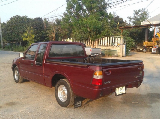 Isuzu ปี98 ราคา185000 บาท รถบ้านๆสวยๆพร้อมใช้งาน ครับ