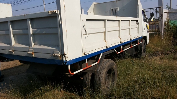 ***ขายแล้วครับขอบคุณ Truck2hand ขาย6ล้อดั๊มดินสวยๆ ISUZU 115 ห้างแท้ตัวแรกปี33 (คัสซี7xxx) เกียร์ยาว เครื่อง4BD1 115เครื่องดี แน่นแรง ช่วงล่างFหลัง หน้า6น็อต คัสซีดีสวยไม่ปะไม่ดาม กระบะดั๊มเหล็ก3.60ม.สภาพสวยพื้นสวยข้างสวย ดั๊มยิงหลัง หัวเก๋งสวยภายในดีคอนโ ***ขายแล้วครับขอบคุณ Truck2hand ขาย6ล้อดั๊มดินสวยๆ ISUZU 115 ห้างแท้ตัวแรกปี33 (คัสซี7xxx) เกียร์ยาว เครื่อง4BD1 115เครื่องดี แน่นแรง ช่วงล่างFหลัง หน้า6น็อต คัสซีดีสวยไม่ปะไม่ดาม กระบะดั๊มเหล็ก3.60ม.สภาพสวยพื้นสวยข้างสวย ดั๊มยิงหลัง หัวเก๋งสวยภายในดีคอนโ