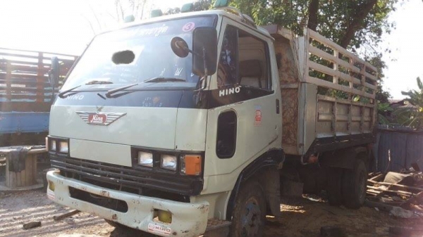 ***ขายแล้วครับขอบคุณ Truck2hand ขาย6ล้อดั้ม HINO KM777 117แรง เครื่องเดิมเกียร์เดิม WO4D 117แรง เครื่องดี แรงดี ไม่เยิ้ม ช่วงล่างF หน้าHINO หลังF ISUZU คัสซีสวยเดิม ไม่ปะไม่ดาม ไม่บวม กระบะดั้มเหล็ก 5ตัน 3.80 ม. ยิงหน้า สภาพดี พื้นโอเค ข้างดี มีผุนิดๆ มีค ***ขายแล้วครับขอบคุณ Truck2hand ขาย6ล้อดั้ม HINO KM777 117แรง เครื่องเดิมเกียร์เดิม WO4D 117แรง เครื่องดี แรงดี ไม่เยิ้ม ช่วงล่างF หน้าHINO หลังF ISUZU คัสซีสวยเดิม ไม่ปะไม่ดาม ไม่บวม กระบะดั้มเหล็ก 5ตัน 3.80 ม. ยิงหน้า สภาพดี พื้นโอเค ข้างดี มีผุนิดๆ มีค