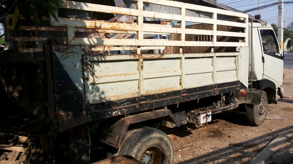 ***ขายแล้วครับขอบคุณ Truck2hand ขาย6ล้อดั้ม HINO KM777 117แรง เครื่องเดิมเกียร์เดิม WO4D 117แรง เครื่องดี แรงดี ไม่เยิ้ม ช่วงล่างF หน้าHINO หลังF ISUZU คัสซีสวยเดิม ไม่ปะไม่ดาม ไม่บวม กระบะดั้มเหล็ก 5ตัน 3.80 ม. ยิงหน้า สภาพดี พื้นโอเค ข้างดี มีผุนิดๆ มีค ***ขายแล้วครับขอบคุณ Truck2hand ขาย6ล้อดั้ม HINO KM777 117แรง เครื่องเดิมเกียร์เดิม WO4D 117แรง เครื่องดี แรงดี ไม่เยิ้ม ช่วงล่างF หน้าHINO หลังF ISUZU คัสซีสวยเดิม ไม่ปะไม่ดาม ไม่บวม กระบะดั้มเหล็ก 5ตัน 3.80 ม. ยิงหน้า สภาพดี พื้นโอเค ข้างดี มีผุนิดๆ มีค