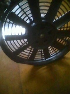 ขายพัดลมระบายความร้อนใบกล้วย แรง ๆ  คับ 500บาท