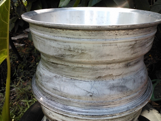 ขายแม็ก เรโทร ออฟ กว้าง8นิ้ว 6รูครับ รวมยางครับ ยาปี10