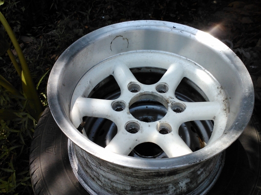 ขายแม็ก เรโทร ออฟ กว้าง8นิ้ว 6รูครับ รวมยางครับ ยาปี10