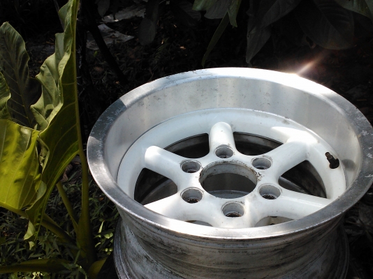 ขายแม็ก เรโทร ออฟ กว้าง8นิ้ว 6รูครับ รวมยางครับ ยาปี10