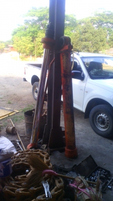 กระบอกอาร์ม(กระบอกบนสุด) รถแบคโฮ ฮิตาชิ อีเอ๊กซ์ ๒๐๐ ขีด ๒ ครบชุด