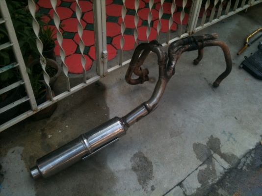 ขายแฟริ่งเดิมๆ nc30 ท่อพร้อมปลาย โช๊ดหน้า ปั๊มบนล่าง และ พักเท้า หม้อน้ำ VFR800